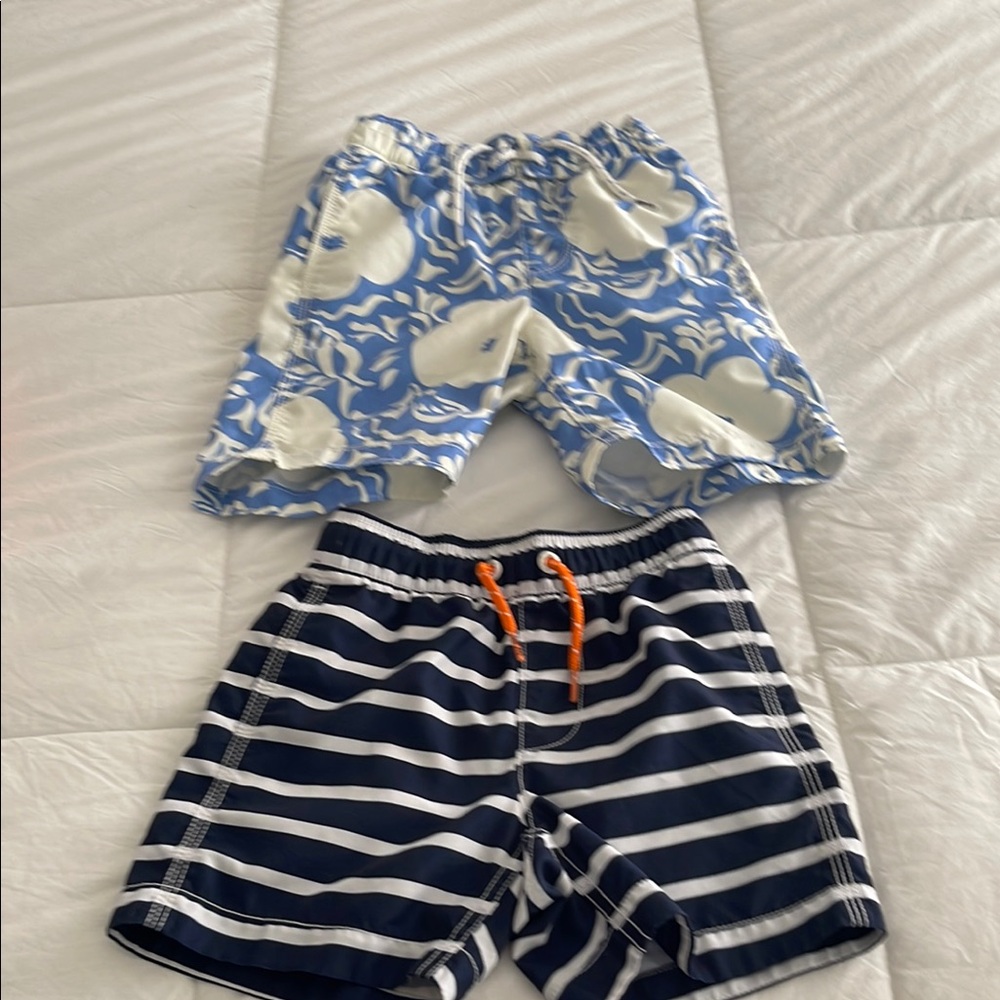 GAP Kids Blue Floral and Navy Striped Shorts Set
